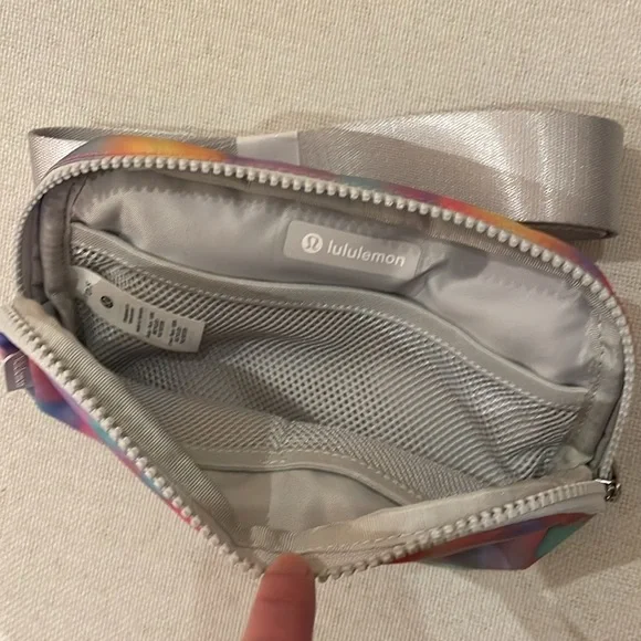 NWT Lululemon Prism Wash Everywhere Belt Bag 1L Vapor tie dye mutlicolor - Picture 9 of 11